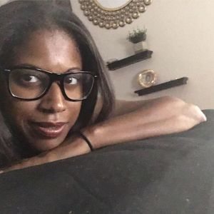 Meet your Posher, Vee